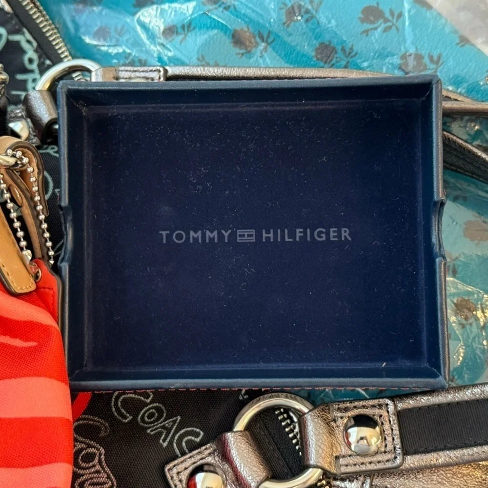 Tommy Hilfiger Men's Black Leather Wallet